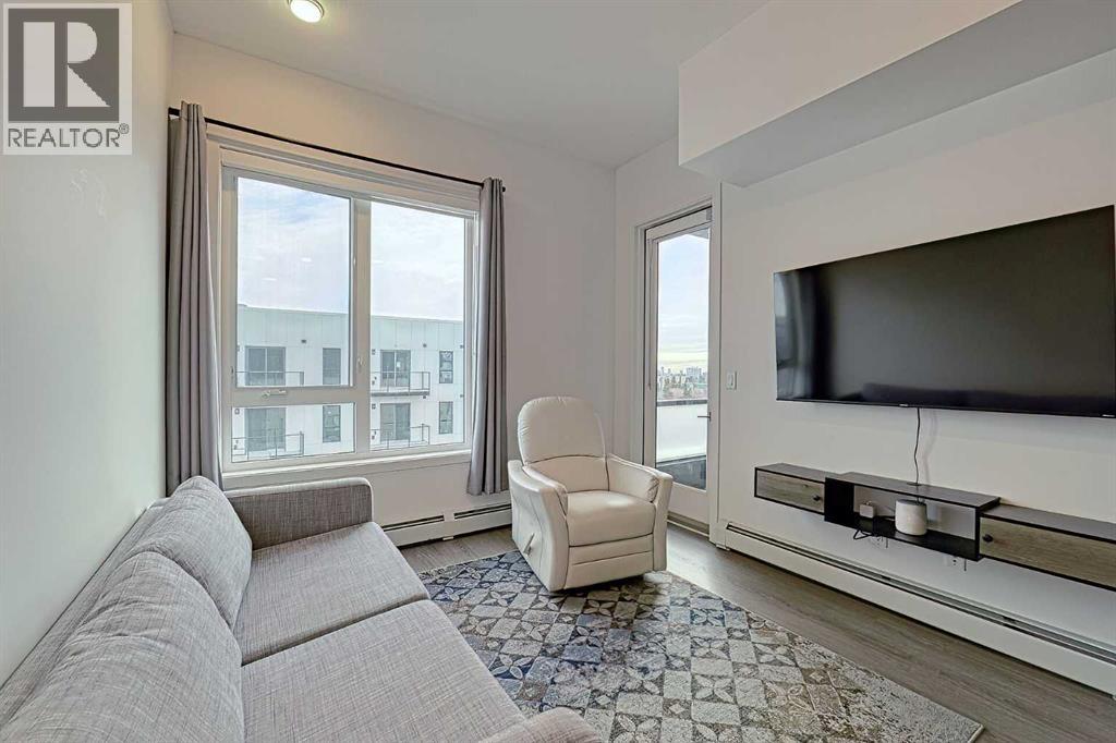 630, 3932 University Avenue NW