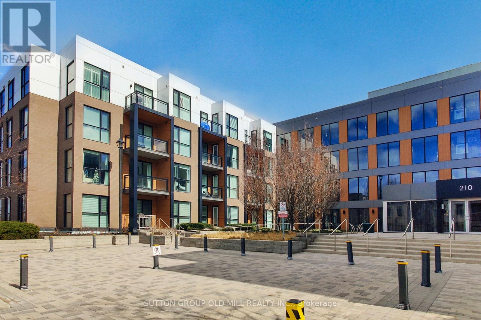 214 - 210 SABINA DRIVE