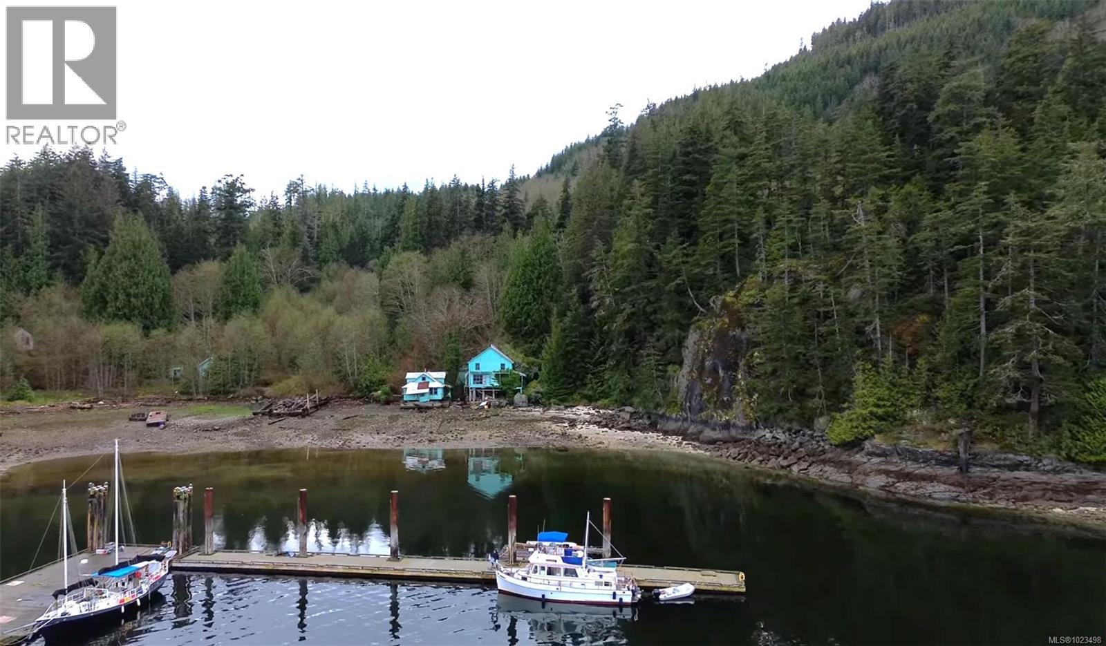 LT A & B Minstrel Cove