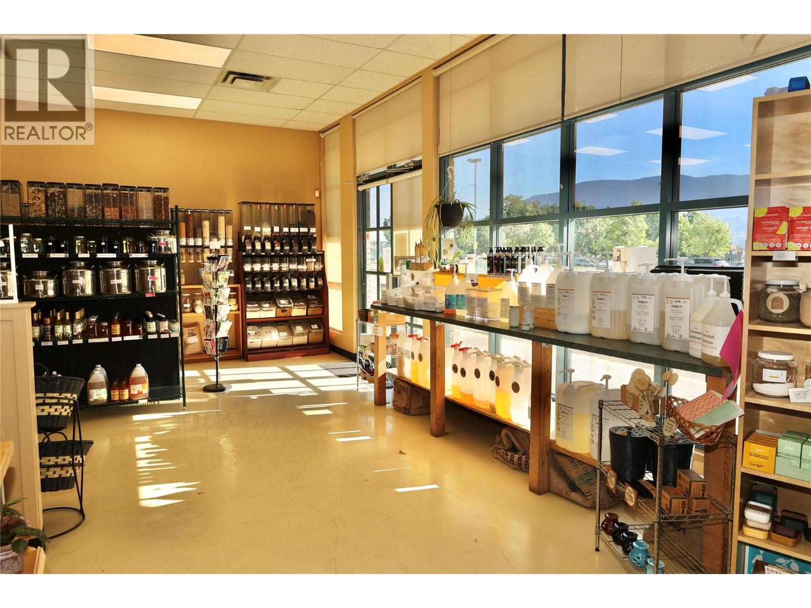 1848 MAIN Street Unit# 148 & 150