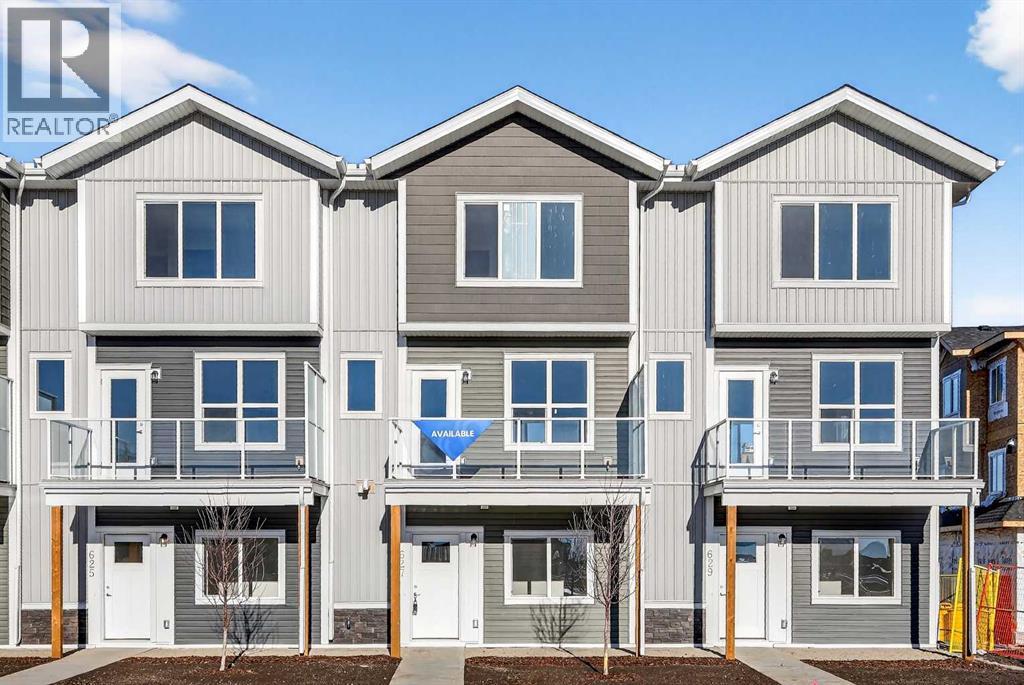 627, 132 Red Embers Link NE