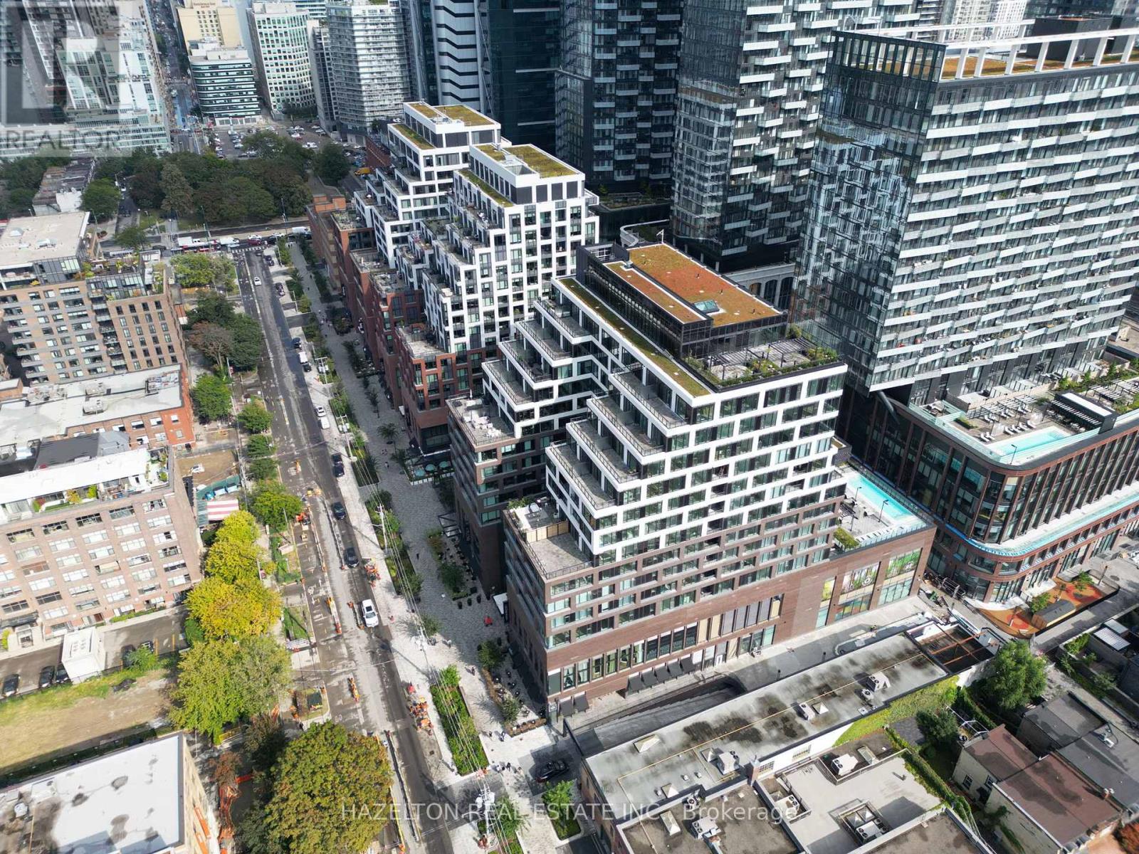 301 - 455 WELLINGTON STREET W