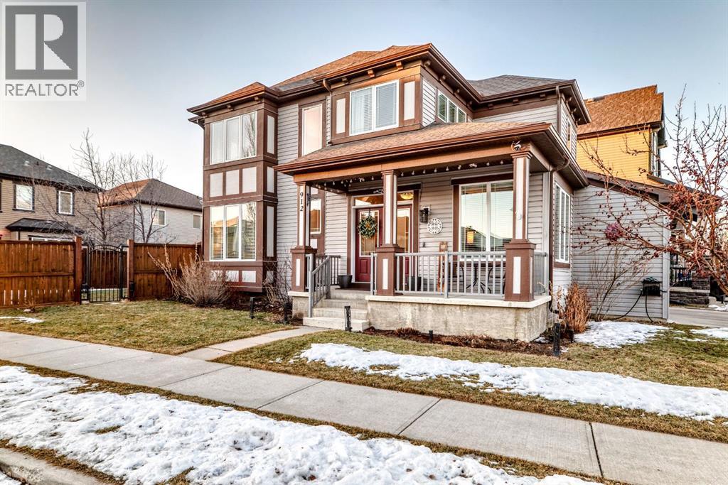 912 Windhaven Close SW