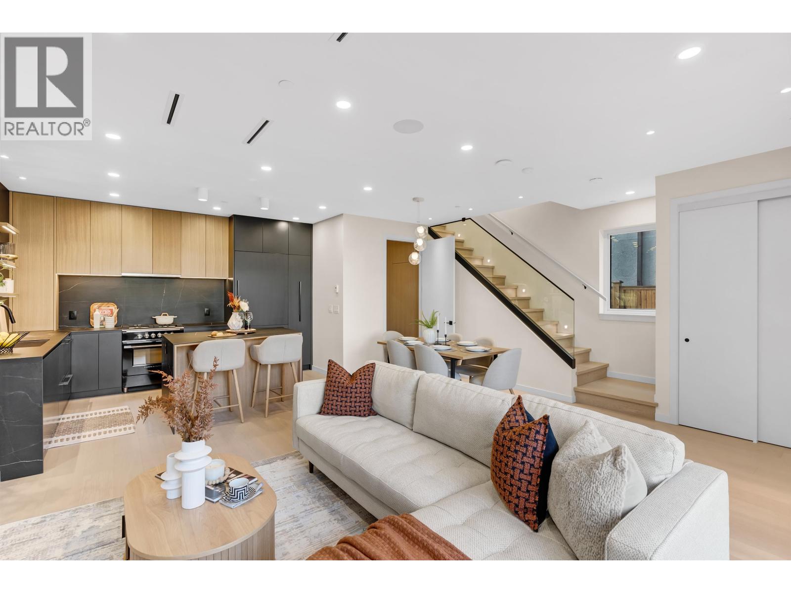 1 2764 W 14TH AVENUE