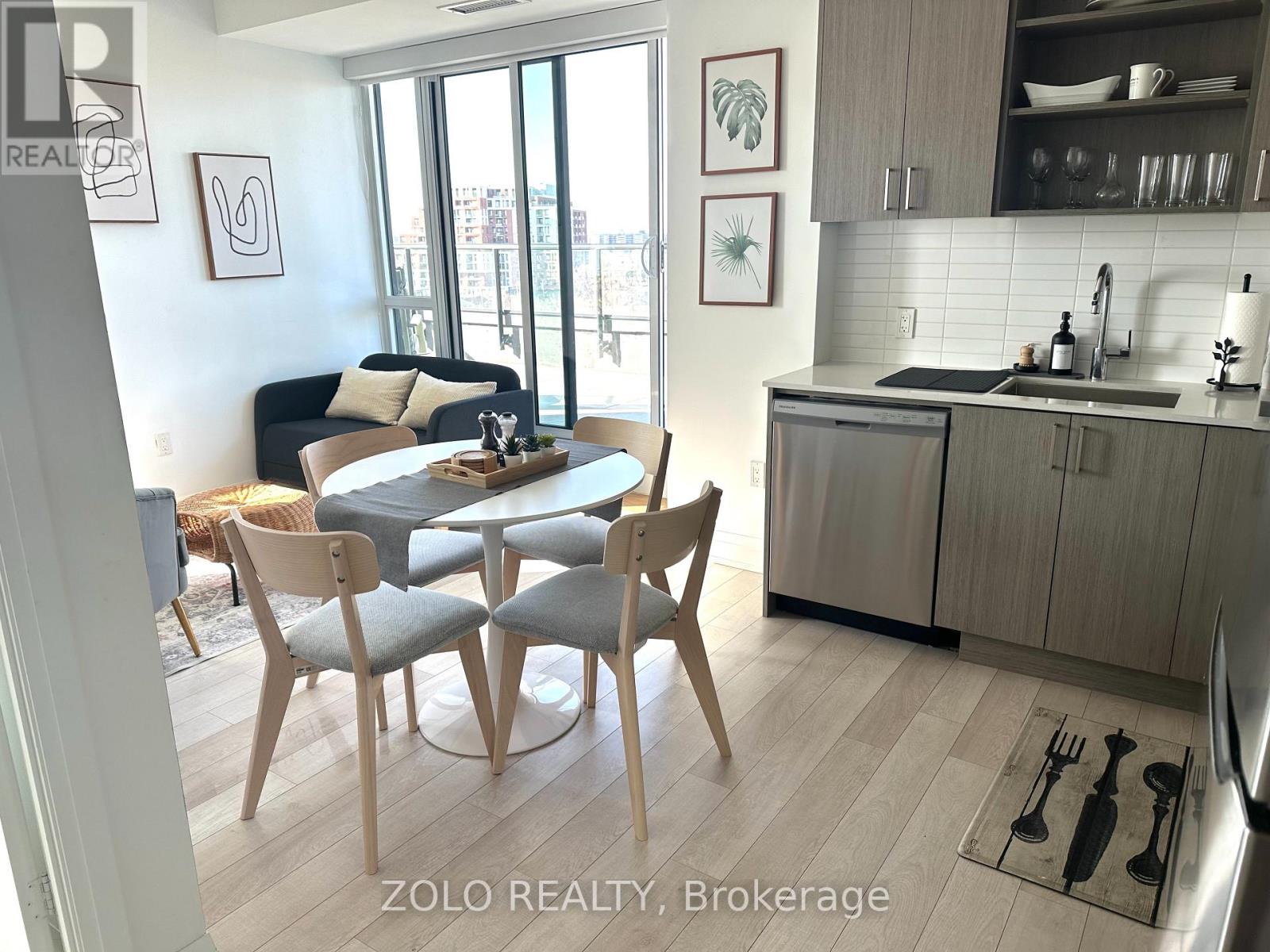 421 - 60 GEORGE BUTCHART DRIVE