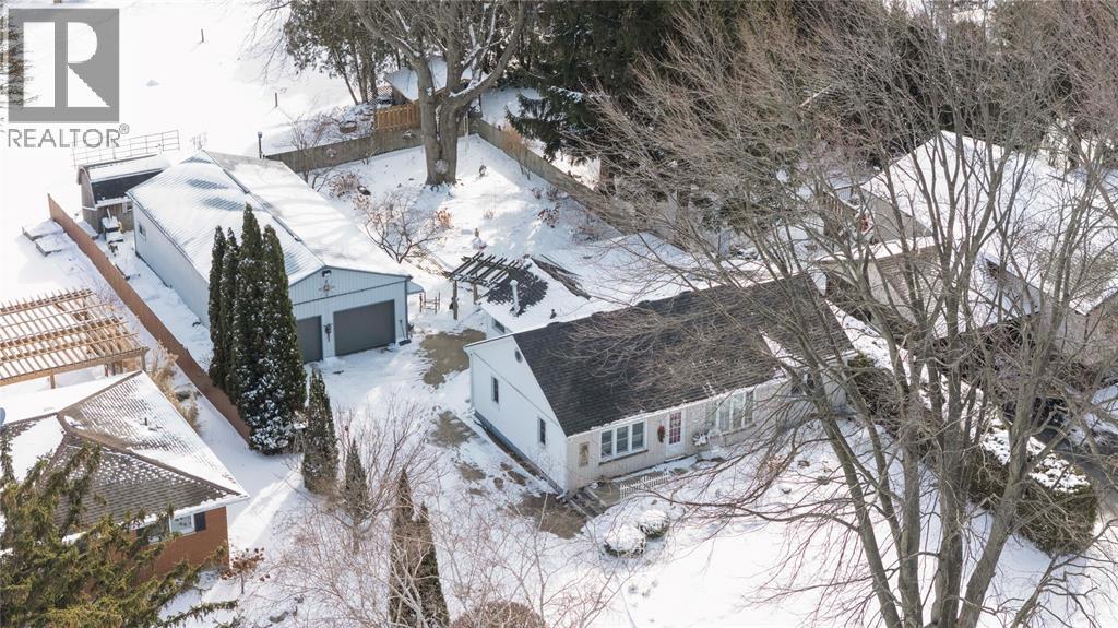 412 GREGORY DRIVE East