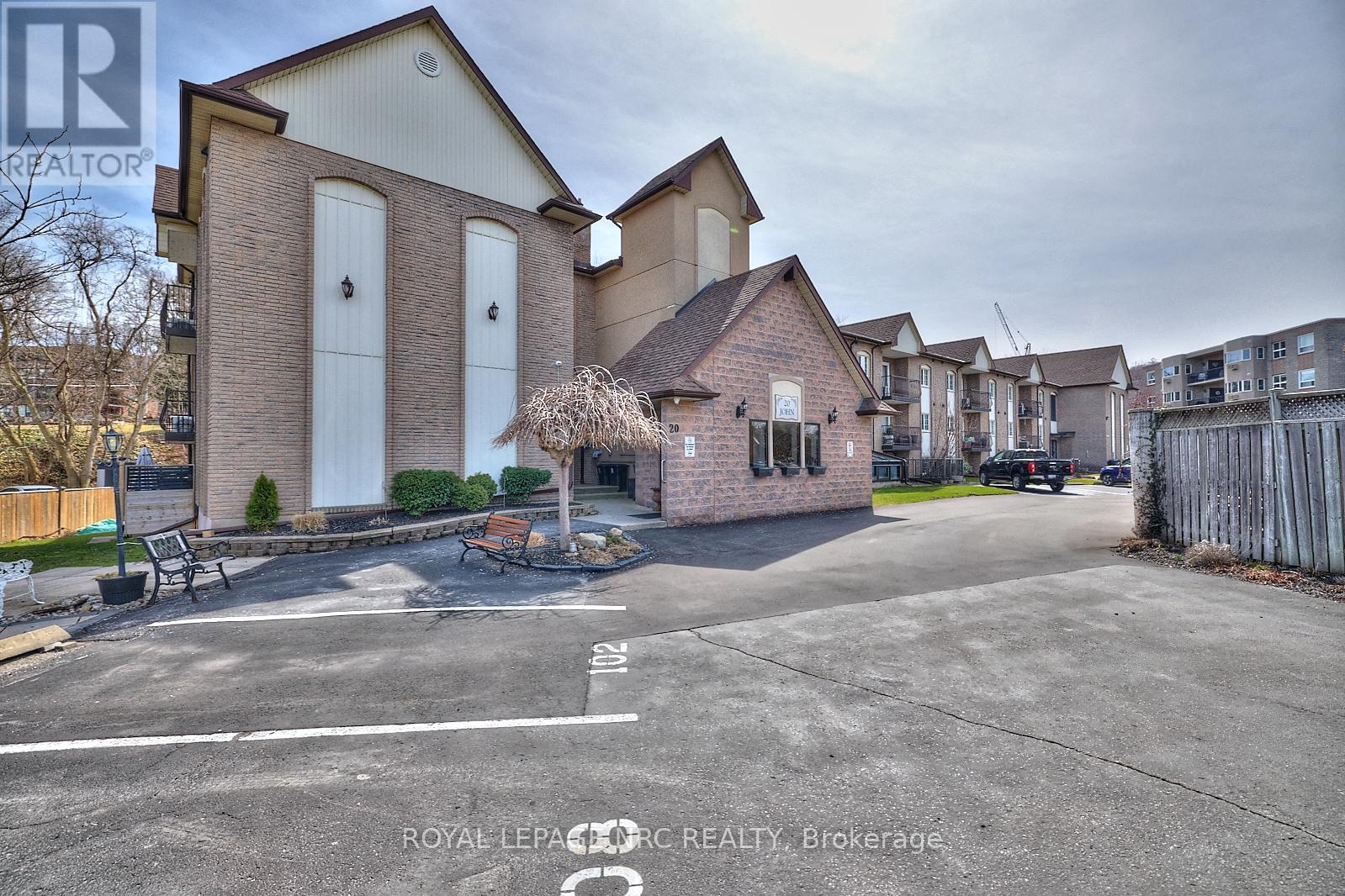 109 - 20 JOHN STREET