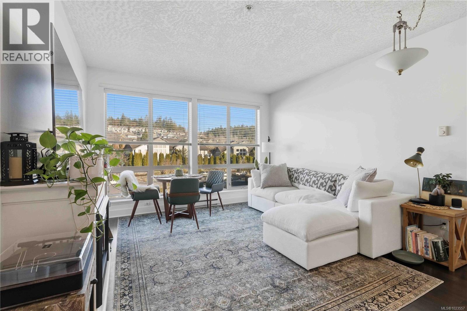 303 627 Brookside Rd