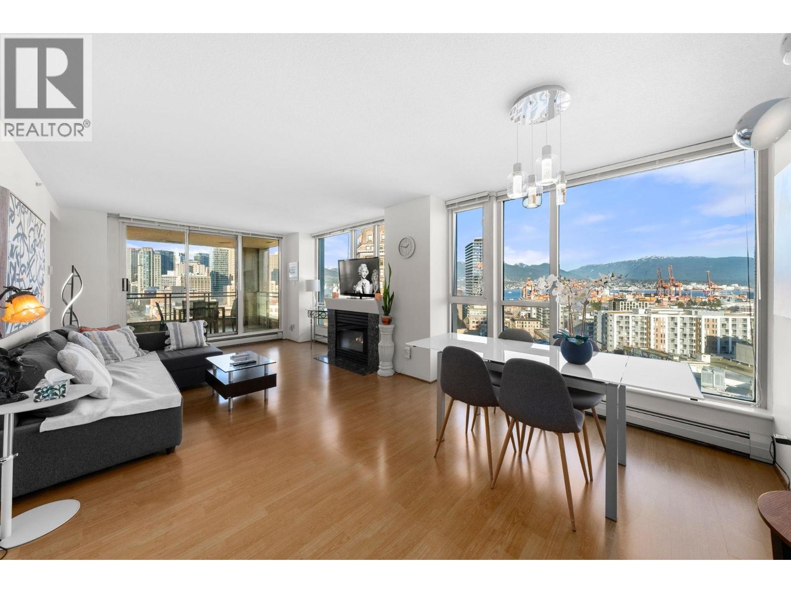 1702 183 KEEFER PLACE