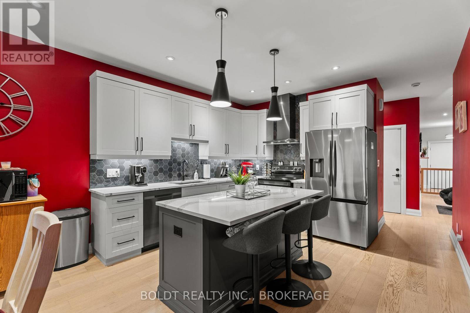 1074B VANSICKLE ROAD N