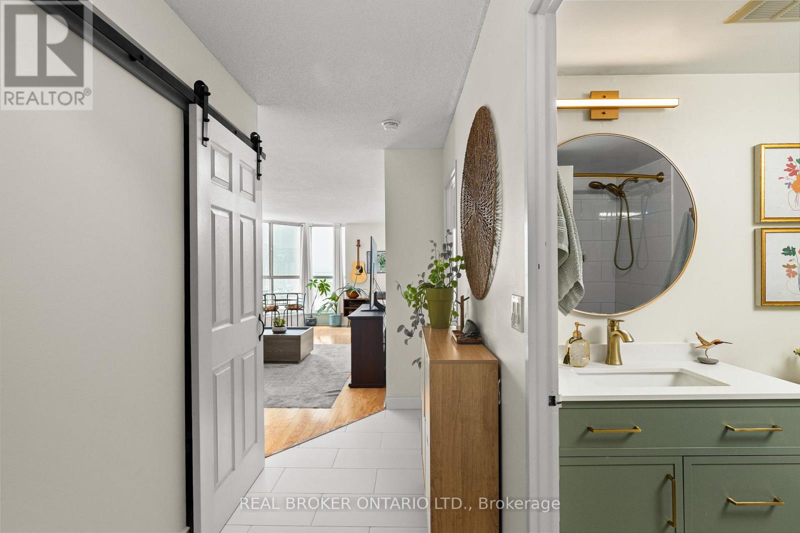 504 - 140 DUNLOP STREET E