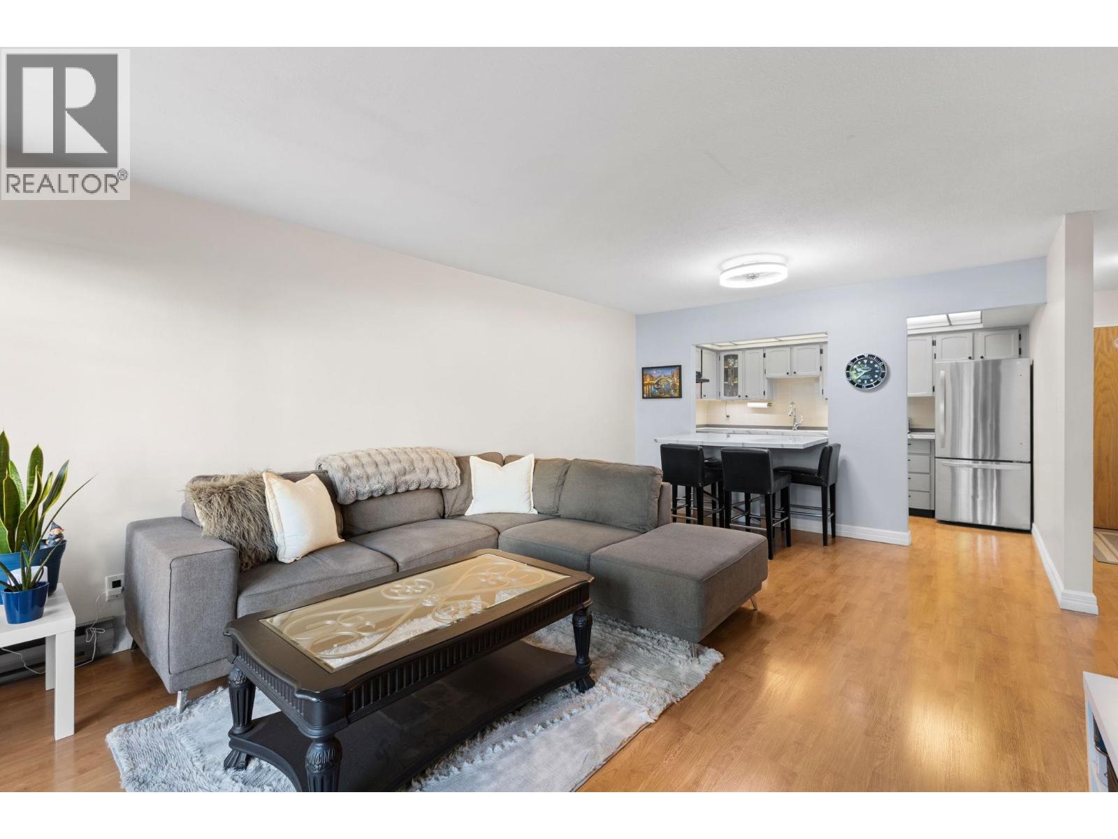 310 5335 HASTINGS STREET