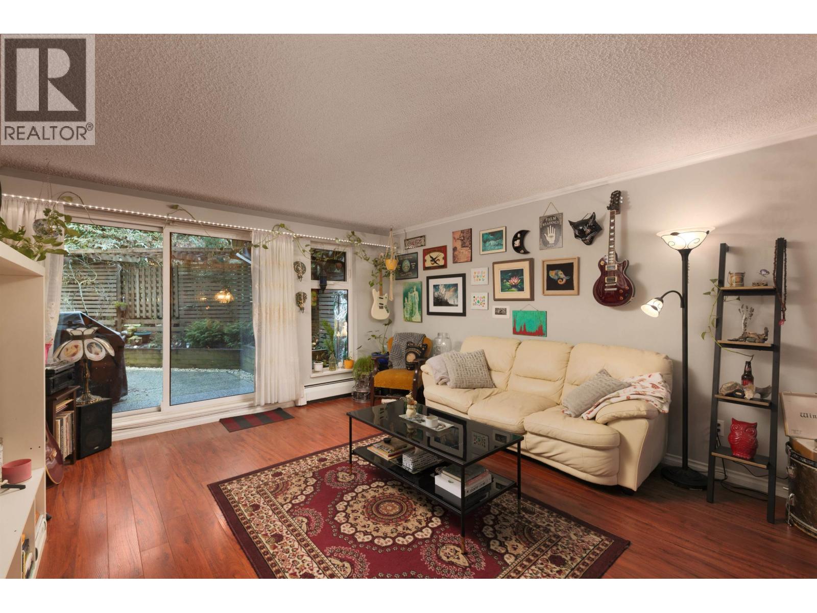 221 7377 SALISBURY AVENUE