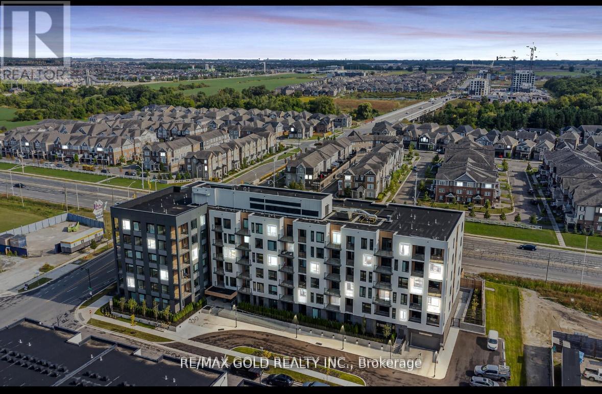 211 - 1440 CLARRIAGE COURT