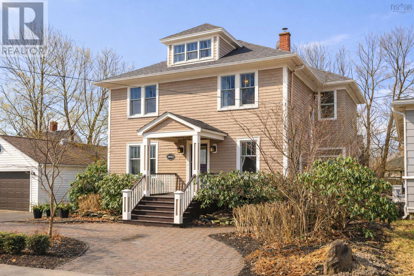 1932 Rosebank Avenue