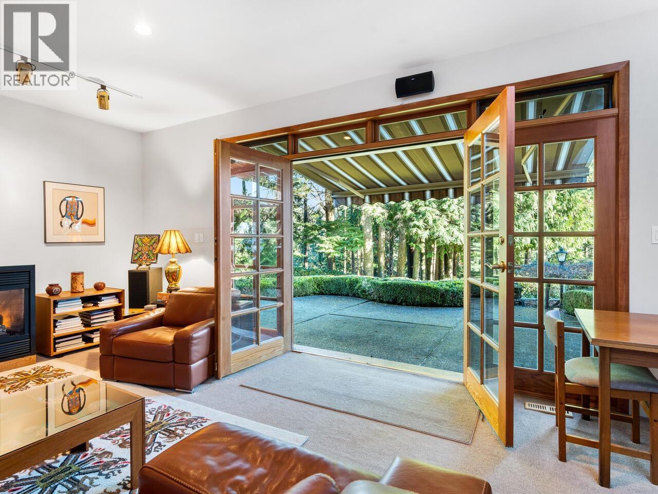 1588 MERLYNN CRESCENT