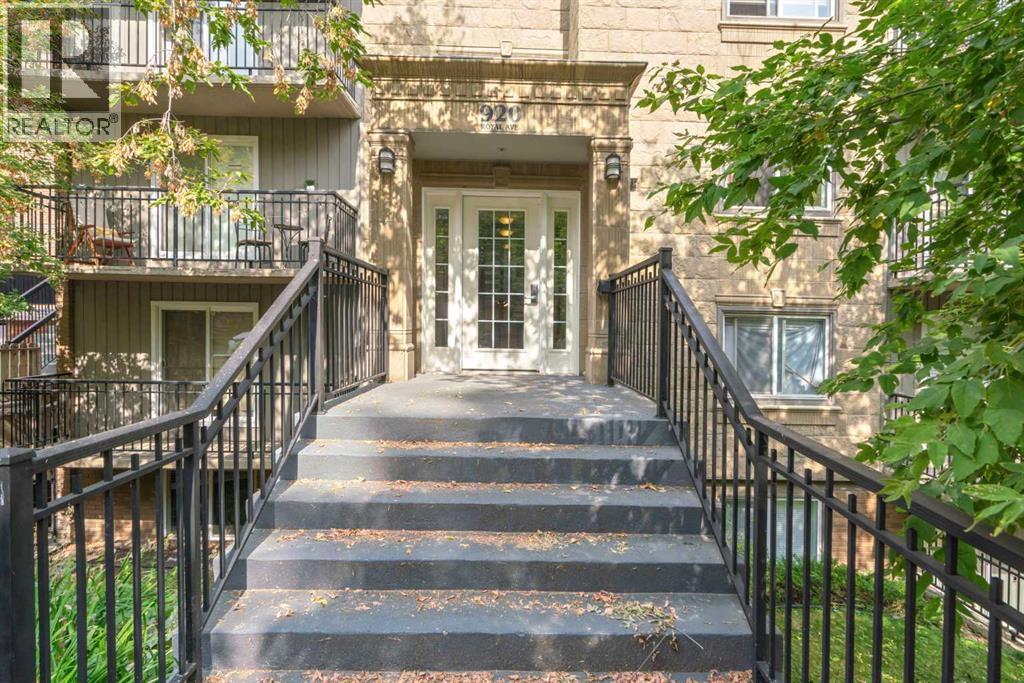 204, 920 Royal Avenue SW