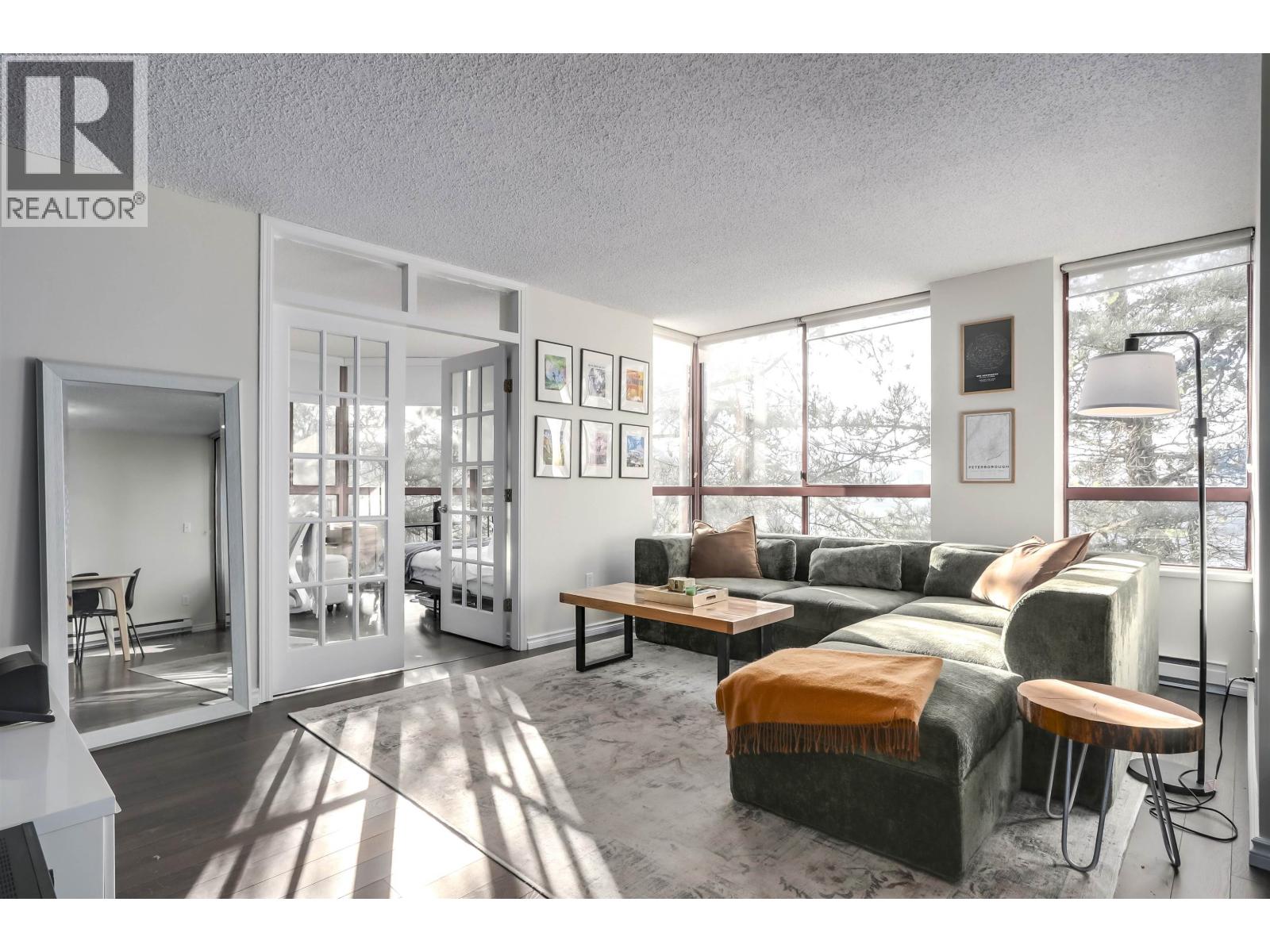 203 220 ELEVENTH STREET