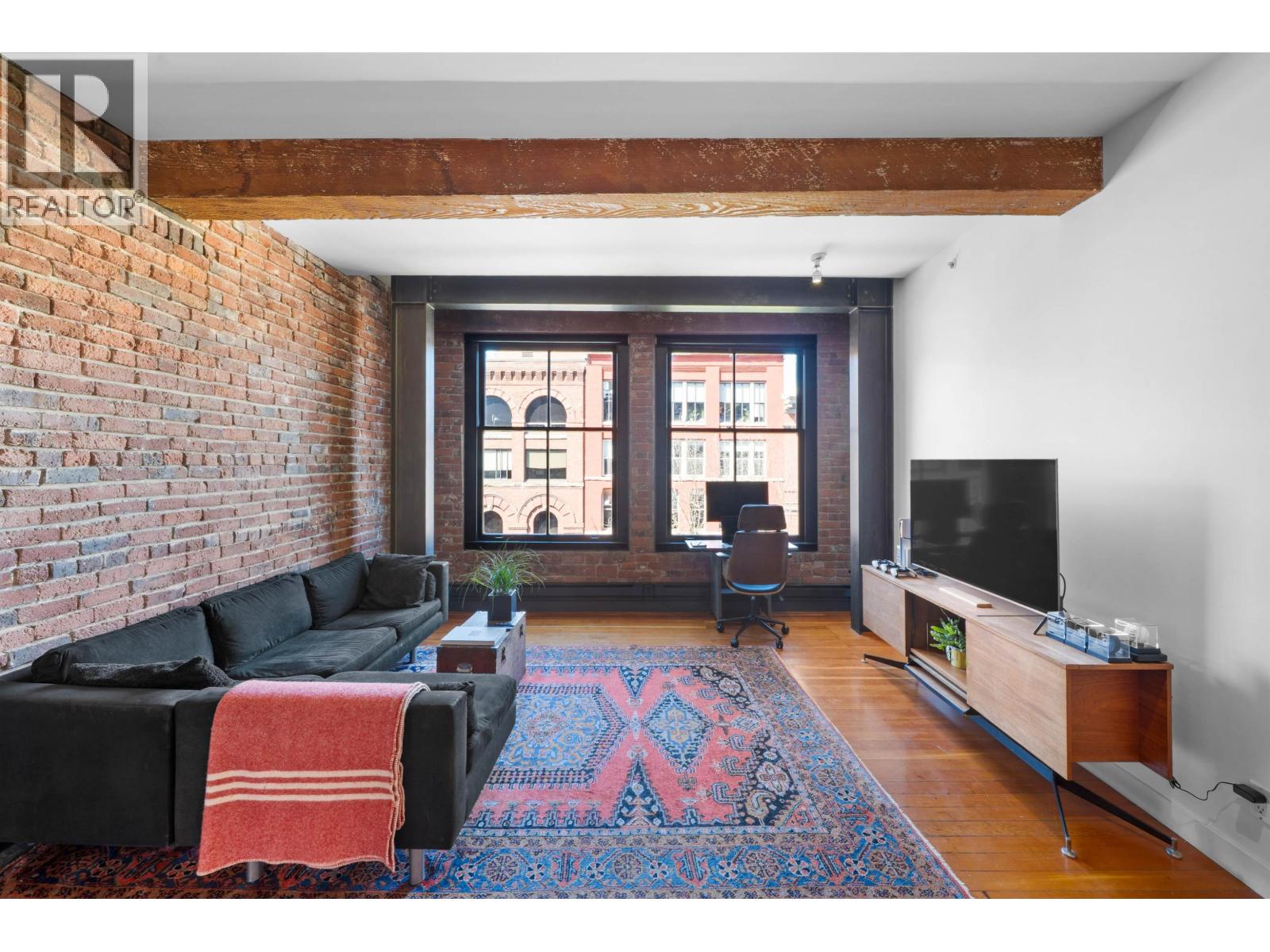 405 310 WATER STREET