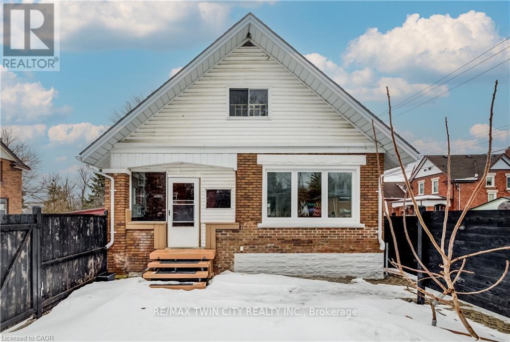 151 COURTLAND AVENUE E