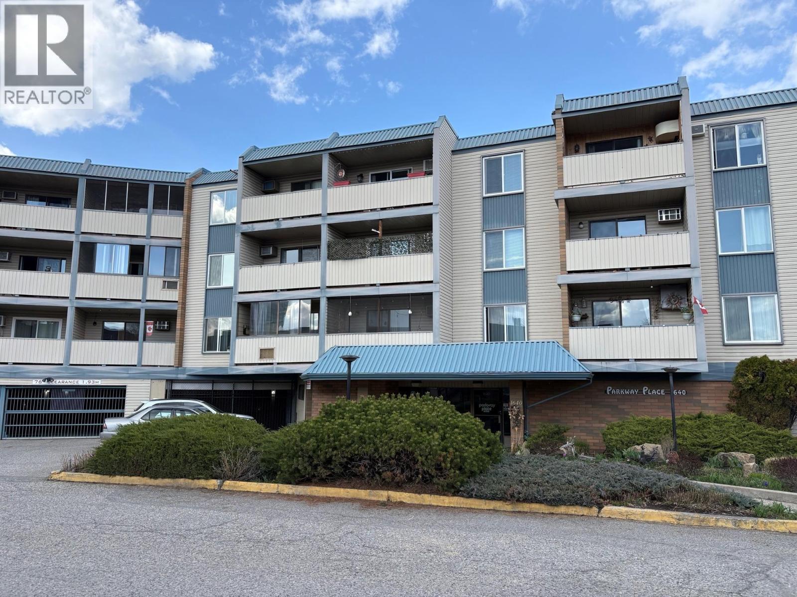 1640 Ufton Court Unit# 211