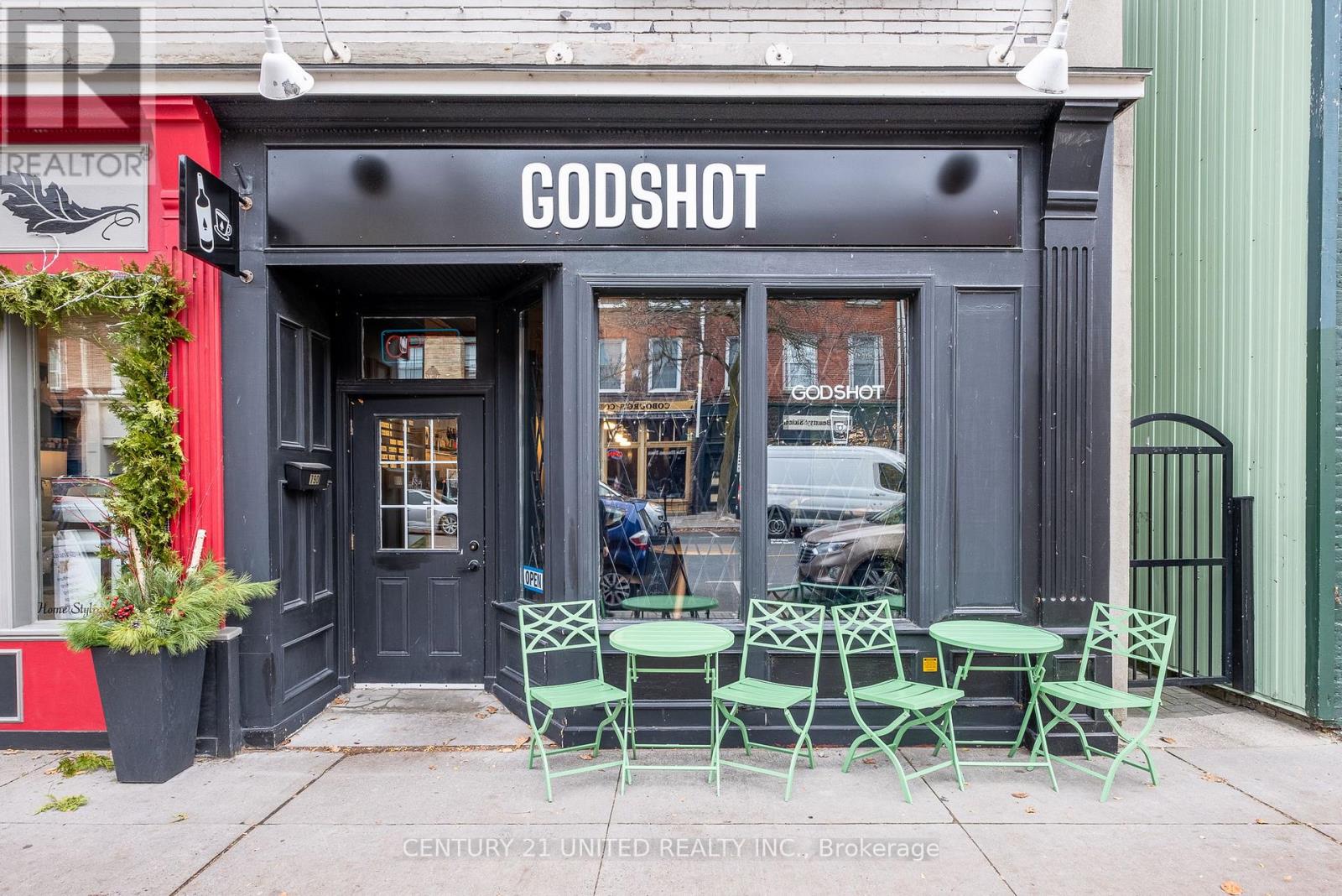 D - 79 KING STREET W