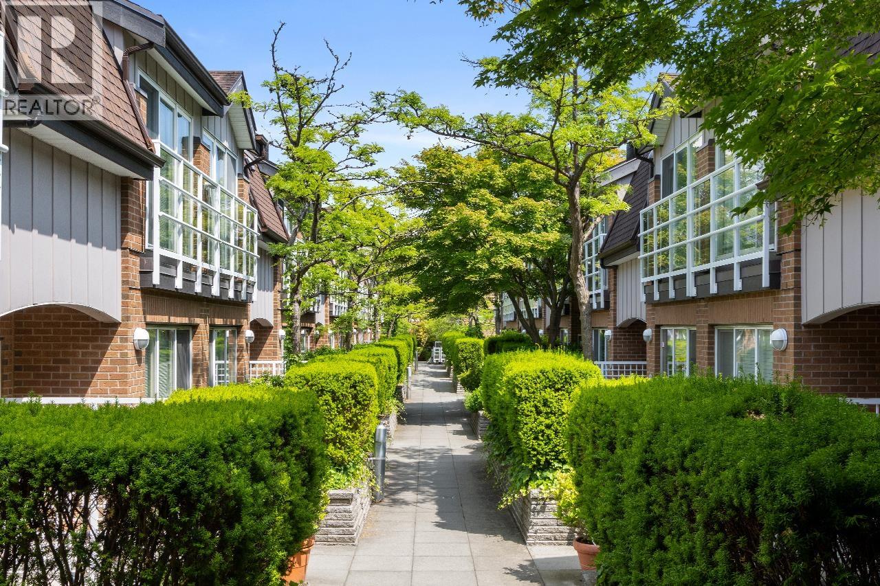 361 5790 E BOULEVARD