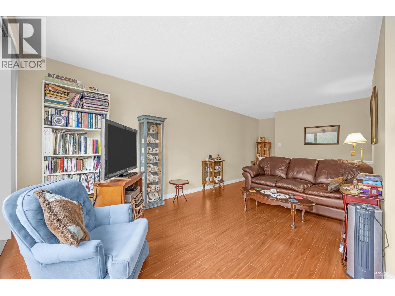 100 10200 4TH AVENUE