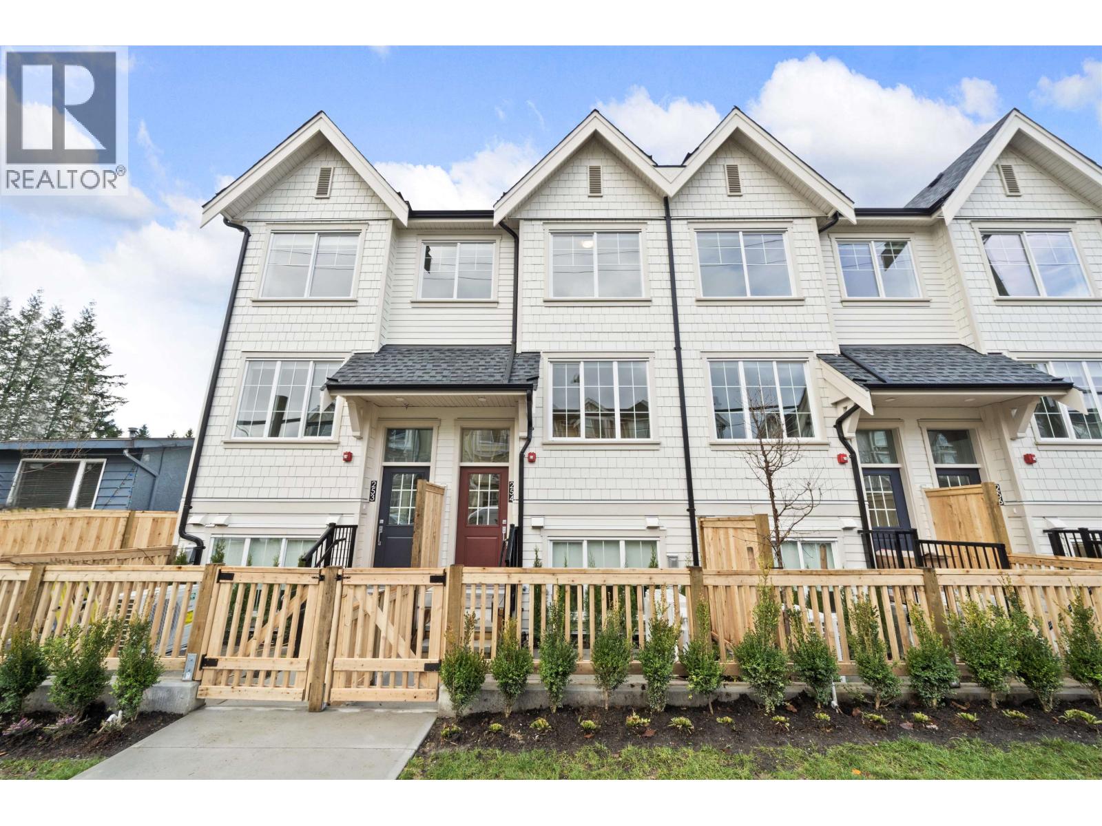 254 720 ROBINSON STREET