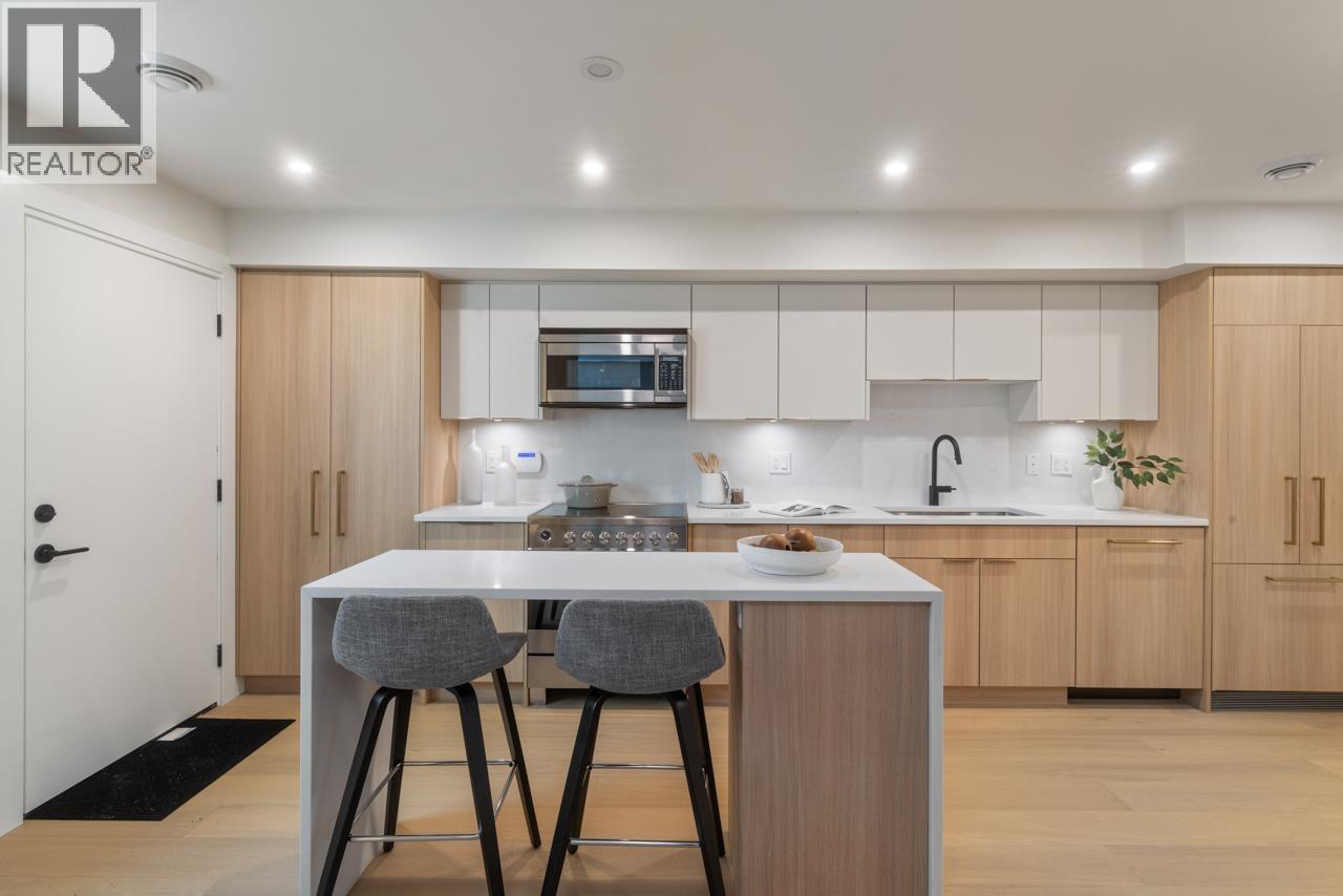 1 1937 TEMPLETON DRIVE