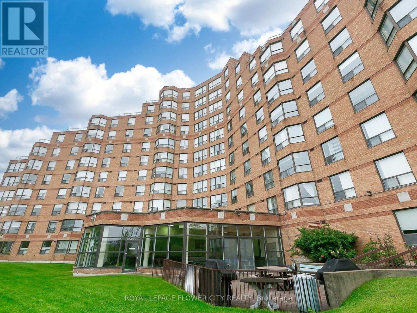 604 - 6 HUMBERLINE DRIVE