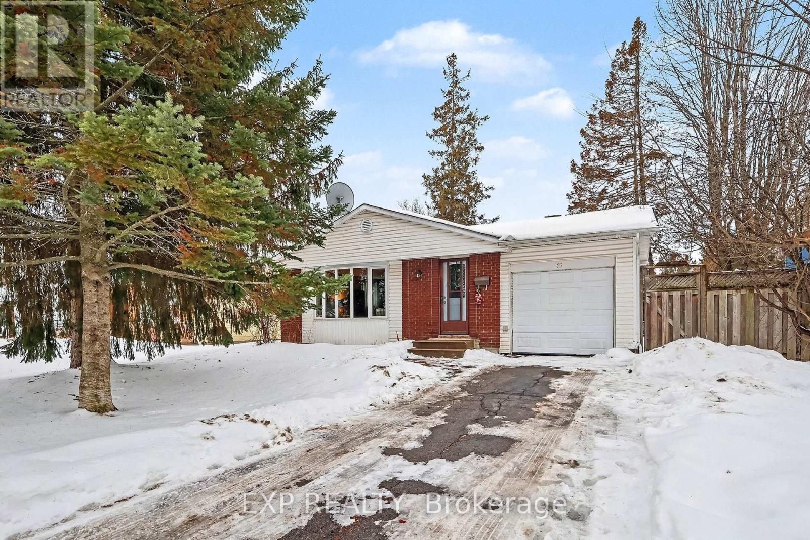 15 WEDGEWOOD CRESCENT