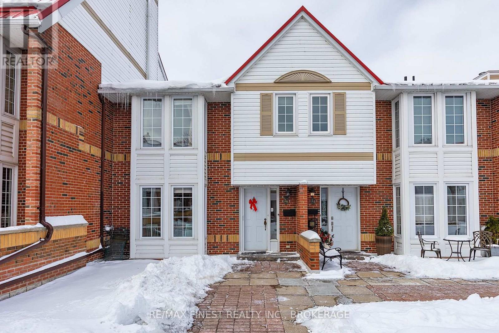 26 - 1 PLACE D'ARMES