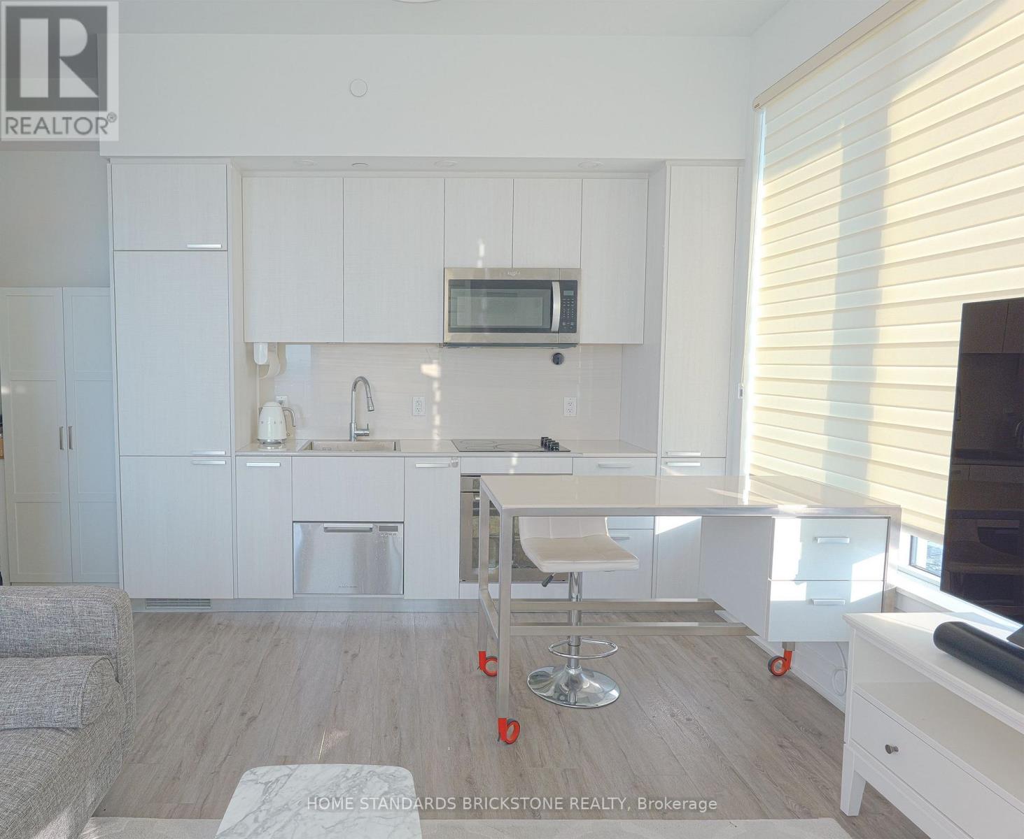 PH503 - 75 CANTERBURY PLACE