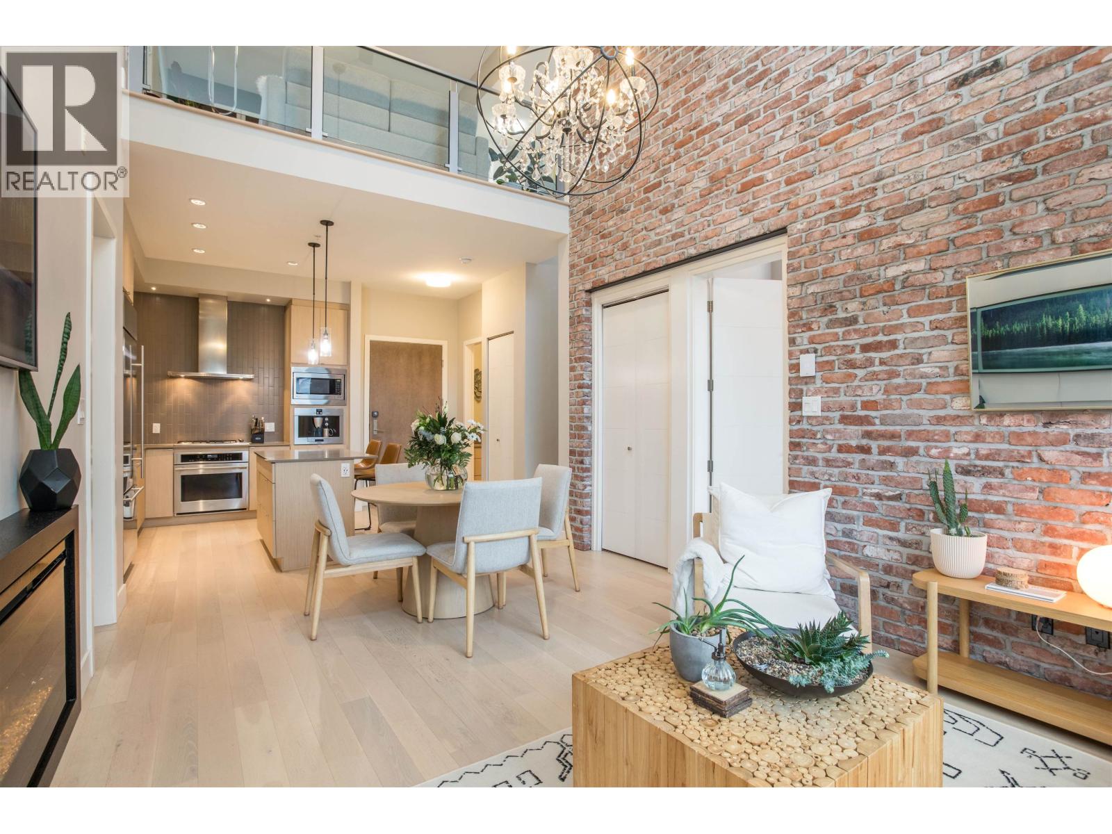 414 262 SALTER STREET