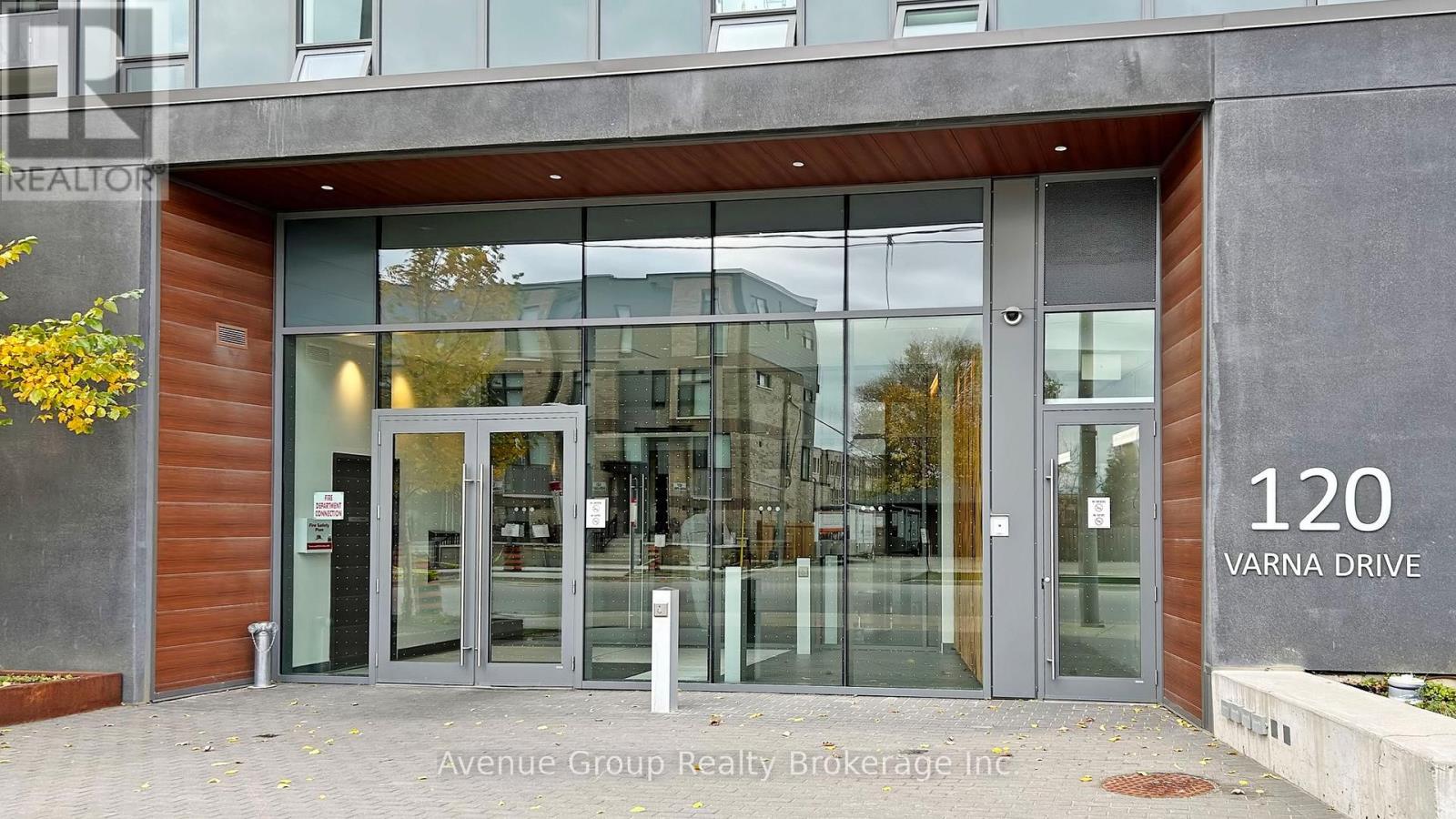 305 - 120 VARNA DRIVE