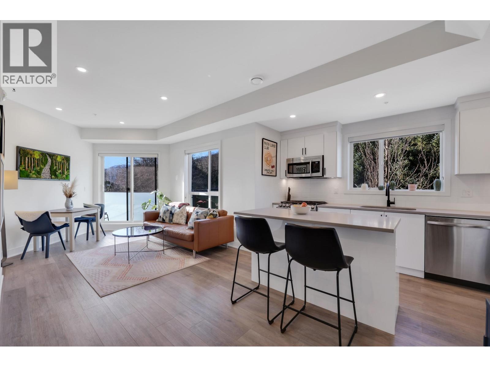 207 37808 THIRD AVENUE