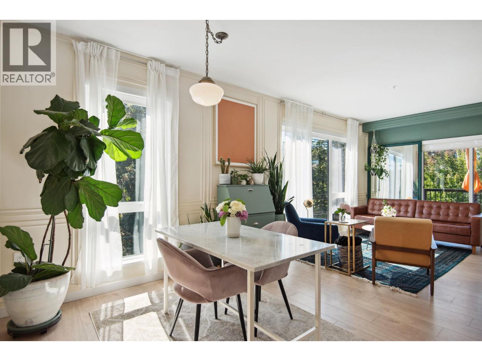 321 2520 GUELPH STREET