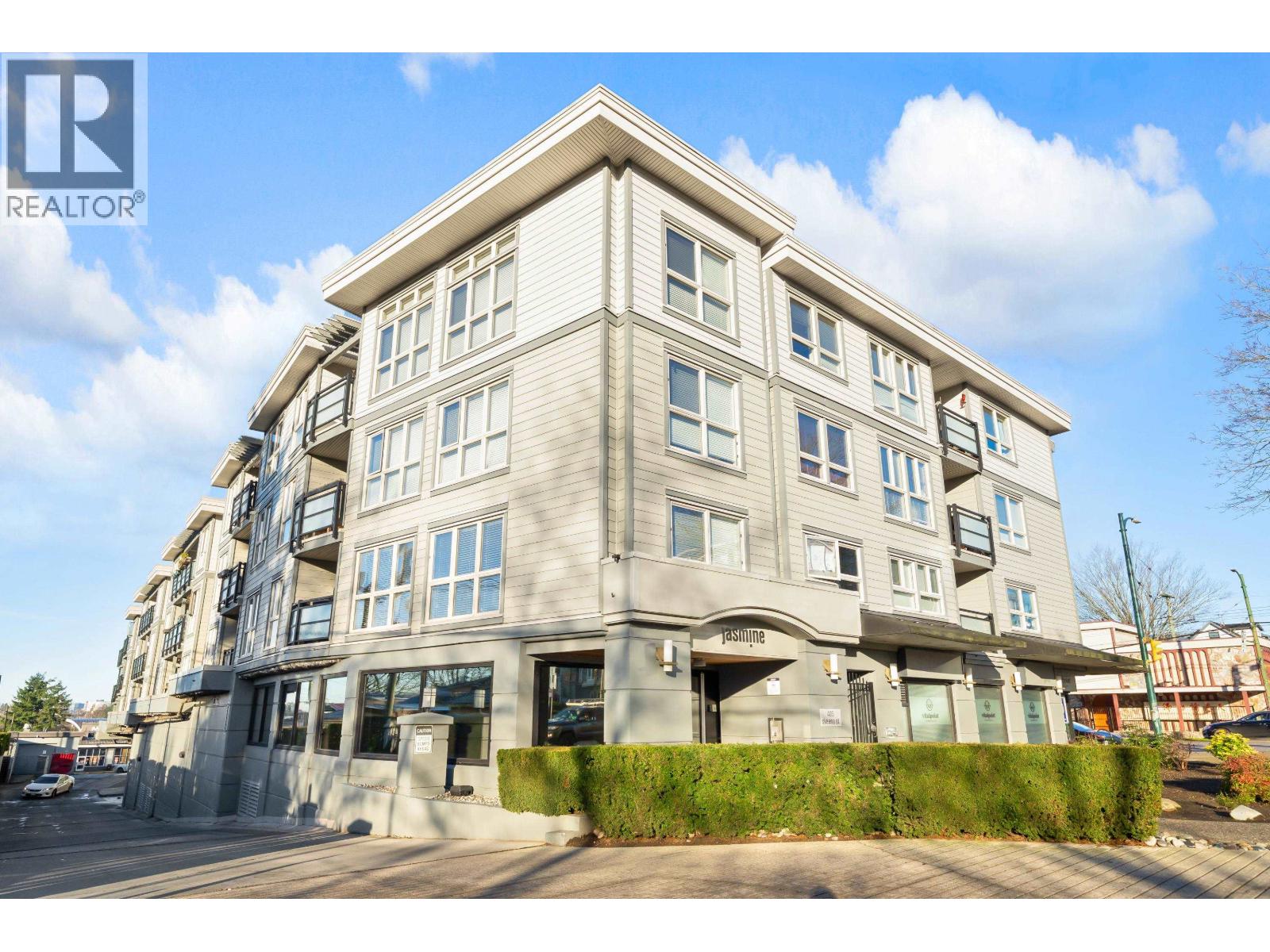 317 405 SKEENA STREET